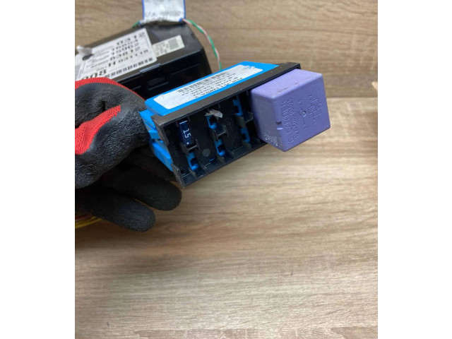   Pojistková skříňka 8200004201E   Renault Espace IV 2002