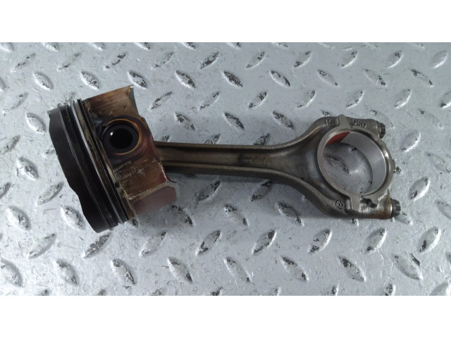 Поршень с шатуном 05C107065A, 05C198401A Skoda Fabia Mk4 (6VA) для бензинового двигателя 1.0