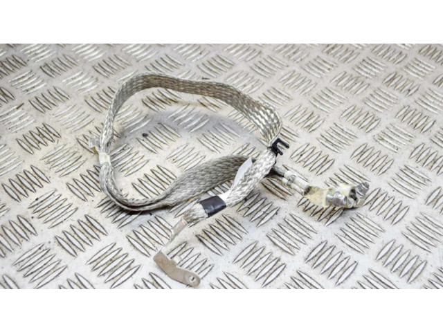 Минусовый провод (аккумулятора)