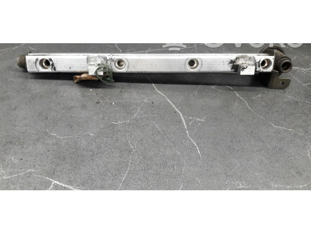 Топливная рампа 17093119 Pontiac Trans Sport