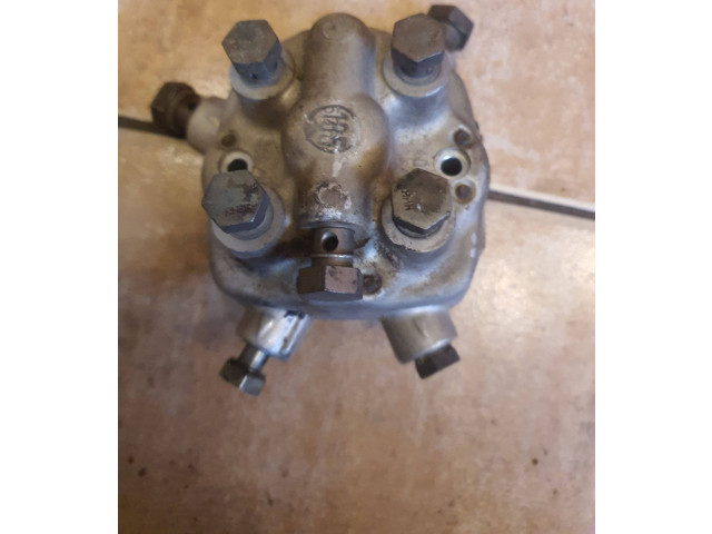 Vstřikovací lišta 0438101039 Volkswagen PASSAT B3