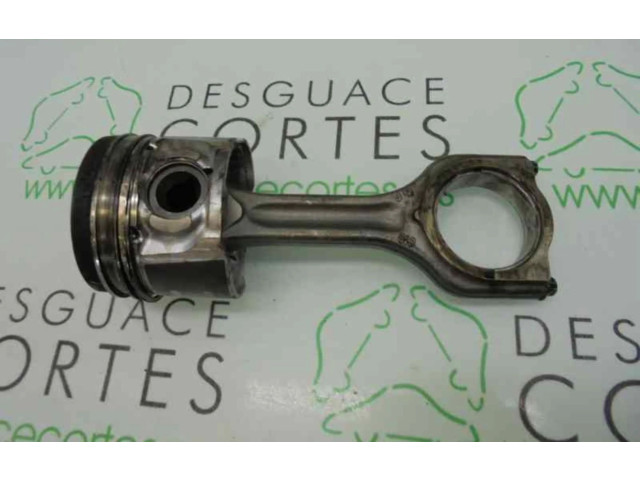  Поршень    Ford Focus  