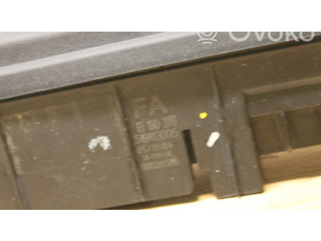 Блок предохранителей 13190370 Vauxhall Vectra C