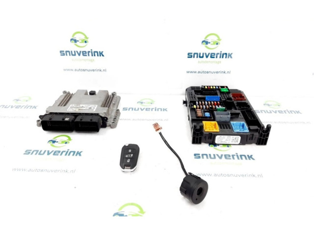 Блок управления двигателя 9819851280, 0281032456   Peugeot Expert