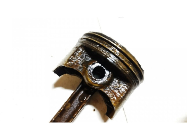 Поршень с шатуном Mitsubishi Colt для бензинового двигателя 1.3