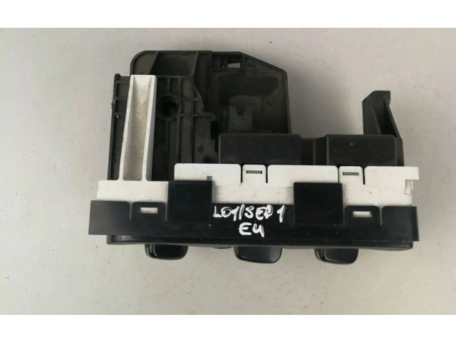 Блок управления климат-контролем 72311AE050   Subaru Legacy