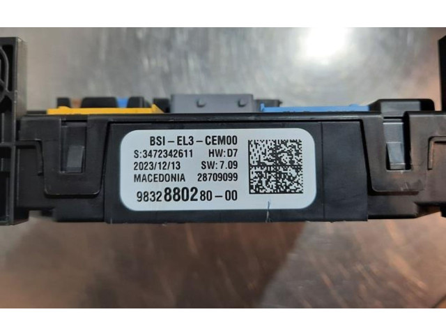 Блок предохранителей 9832880280 Citroen C3 Aircross