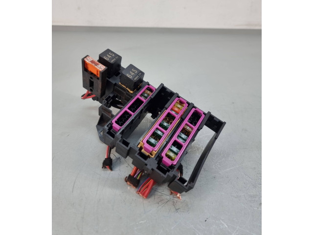 Блок предохранителей Audi Q5 SQ5