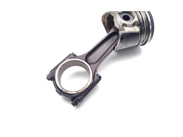 Поршень с шатуном D4204T D4204T Volvo V50