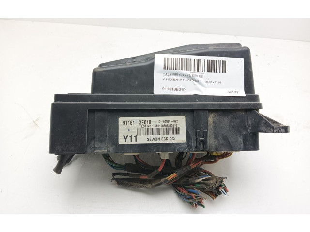 Блок предохранителей 911613E010   KIA Sorento    