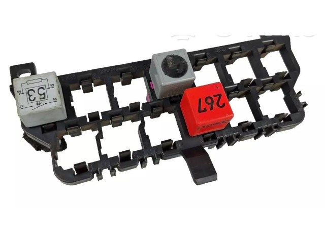 Блок предохранителей 8D0937503E Audi A6 S6 C5 4B