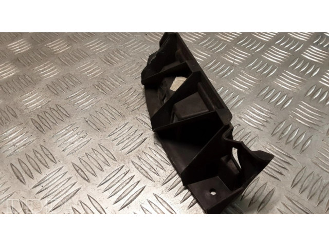 Задний держатель бампера