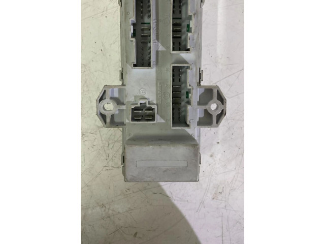 Блок предохранителей 911703E900   KIA Sorento    