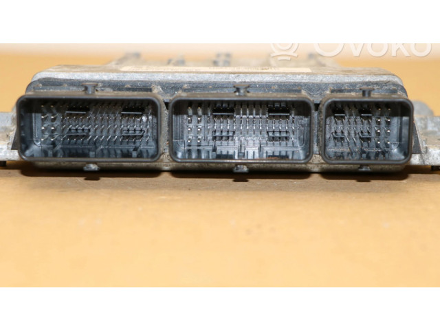 Блок управления двигателя 237103217R, S180158133   Dacia Lodgy