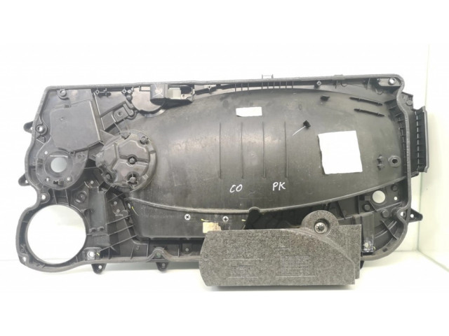 Обшивка передней двери