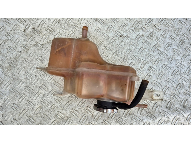 Расширительный бачок охлаждающей жидкости