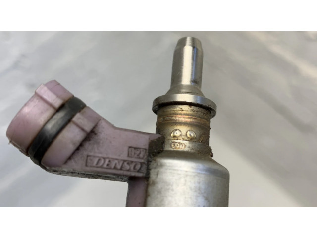 Vstřikovač 2371026012, 014016F   Toyota Avensis T270  pro naftový motor 2.2  