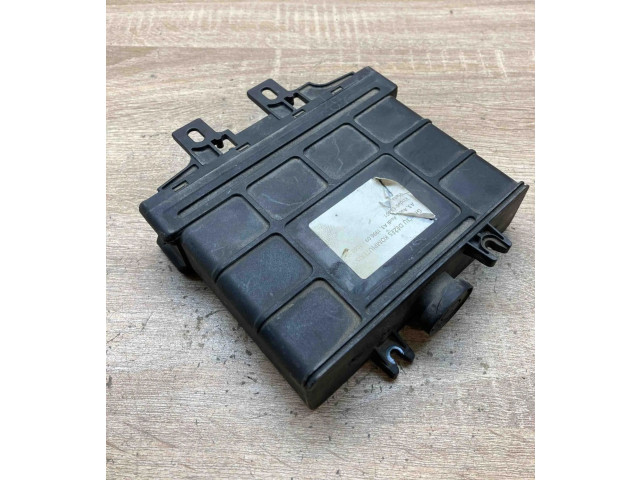 Блок управления коробкой передач 01M927733CJ, 5WK33306 Audi A3 S3 8L