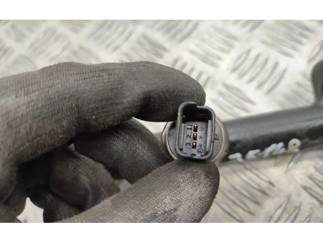 Топливная рампа 9674300080   Peugeot 2008 II  