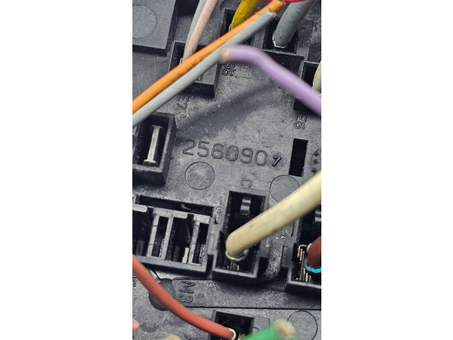 Блок предохранителей 9628024480, 2560907 Citroen Xsara