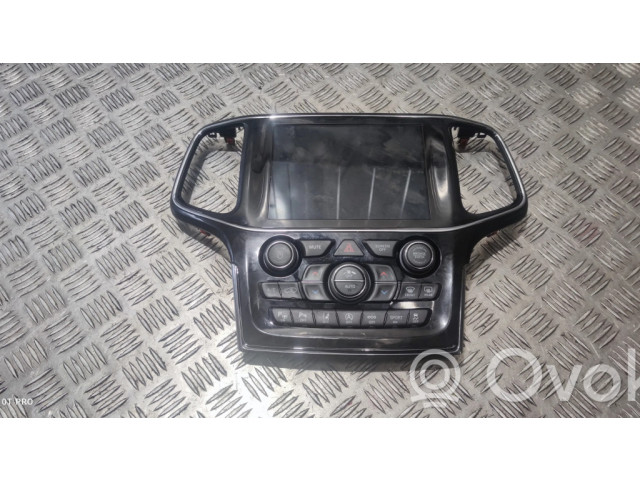 Дисплей    68388670   Jeep Grand Cherokee