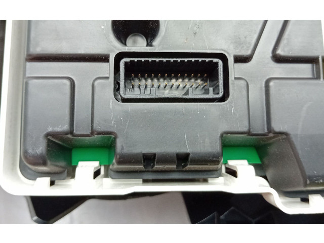 Панель приборов    Renault Clio IV       