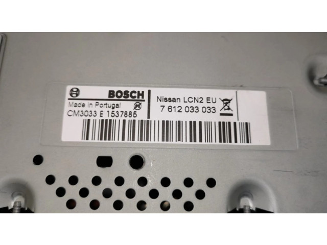 Радио/ проигрыватель CD/DVD / навигация