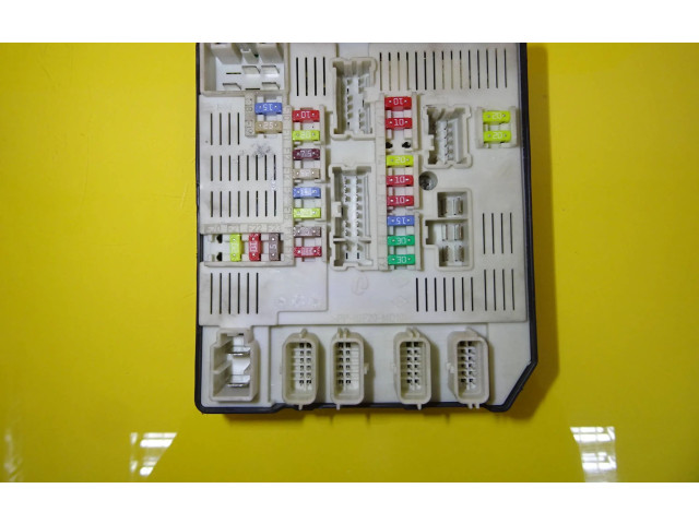 Pojistková skříňka Řídící jednotka BSM 284B6008R Renault Megane III 2009