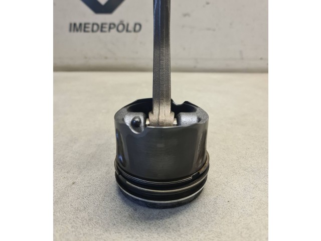 Поршень с шатуном H268X Land Rover Discovery 4 - LR4