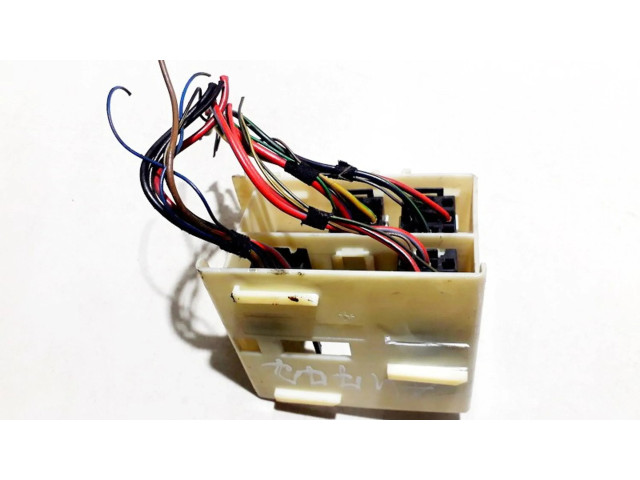 Pojistková skříňka 61138369811, 61.13-8369811 BMW 5 E39 1997