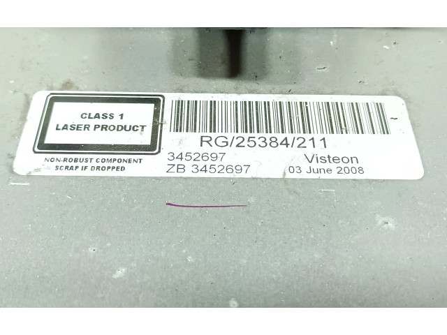 Радио/ проигрыватель CD/DVD / навигация