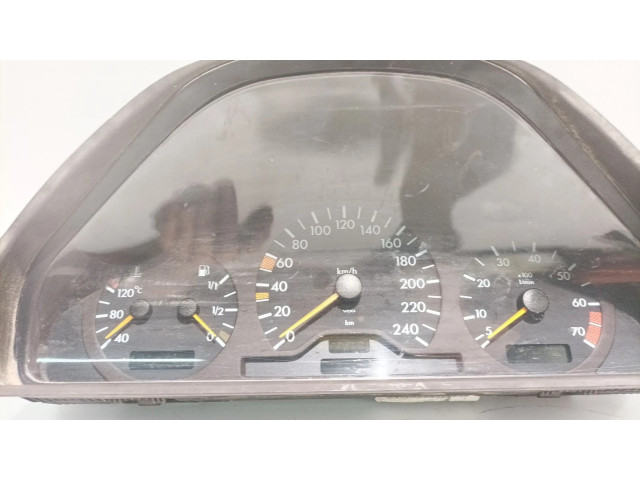 Přístrojová deska Mercedes-Benz E AMG W210 1996 87001314, 2105401147