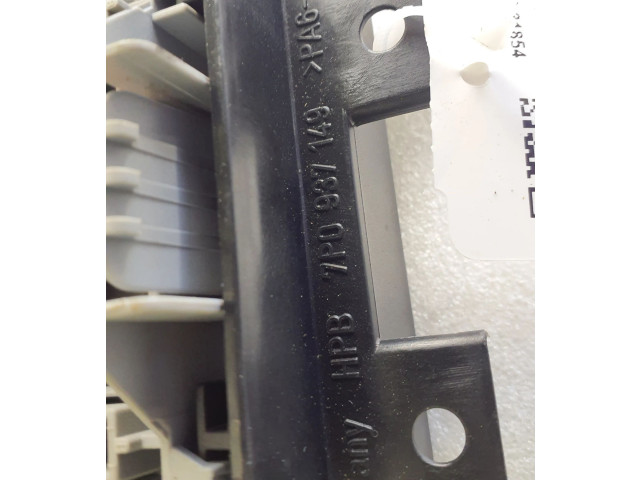   Pojistková skříňka 7P0937149, 7P0937211A   Porsche Cayenne (92A) 2012