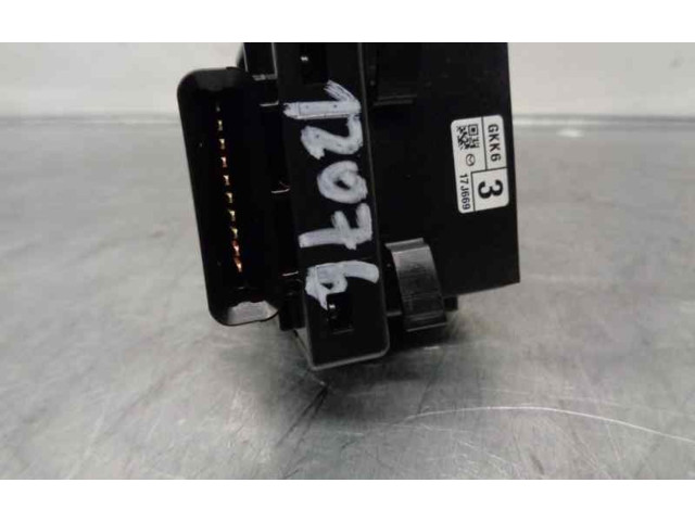 Ручка стеклоочистителей 17J669, 17J671 Mazda 3 III