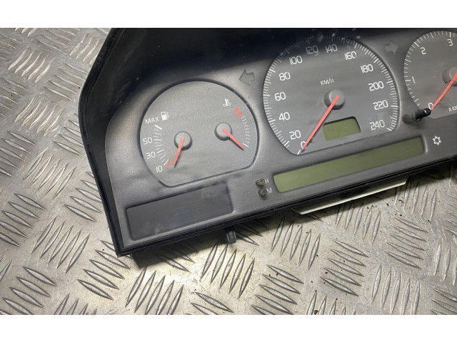 Панель приборов 9472523, 69294240T   Volvo V70       