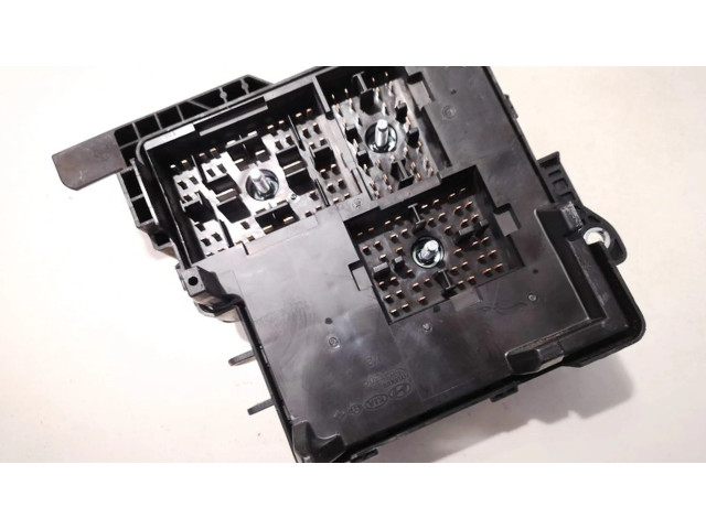 Блок предохранителей  919502h020, 91950-2h020   KIA Ceed    