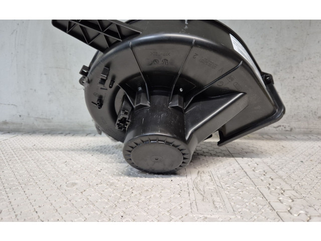 Вентилятор печки 6R1819015A Audi A1