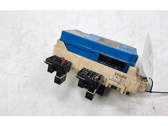 Pojistková skříňka MR445952 Mitsubishi Pajero 2000