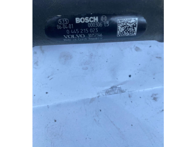 Топливная рампа 30757146, 000306L3   Volvo V70  