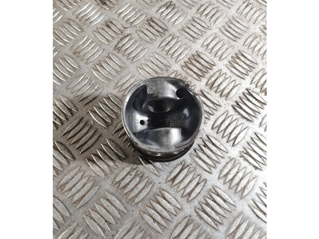 Píst 81L123 Volvo V70