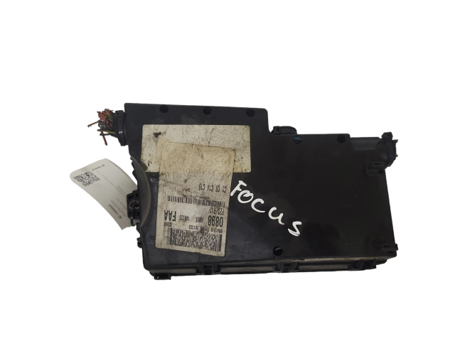 Блок предохранителей 6M5T14K733, 3M5T14A142AB   Ford Focus    