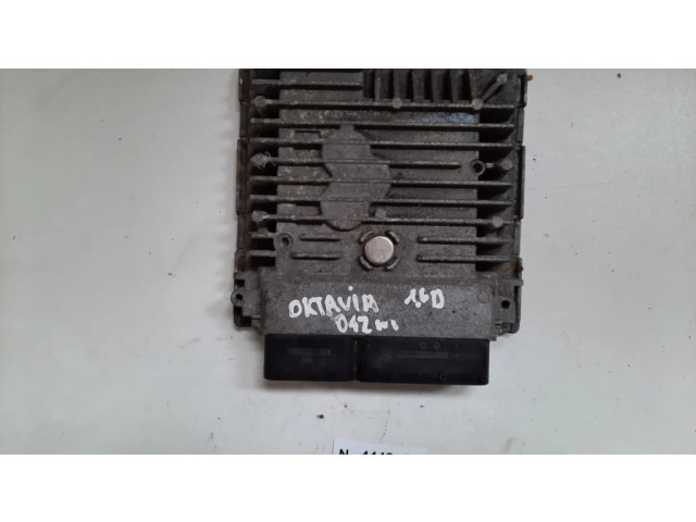 Řídící jednotka 03L906023LP Skoda Octavia Mk2 (1Z) 2012