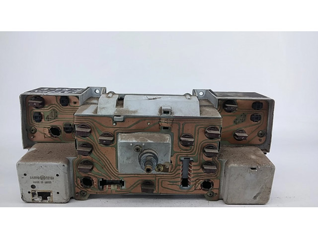 Přístrojová deska Nissan PickUp Y720 1982 11082EJ020003