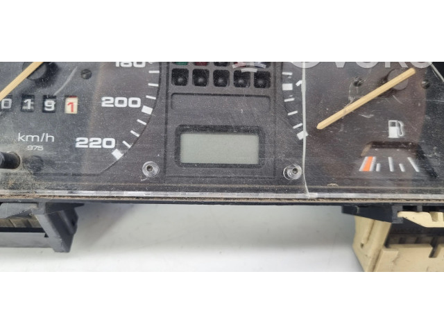 Přístrojová deska Volkswagen PASSAT B2 1987 321919033RF