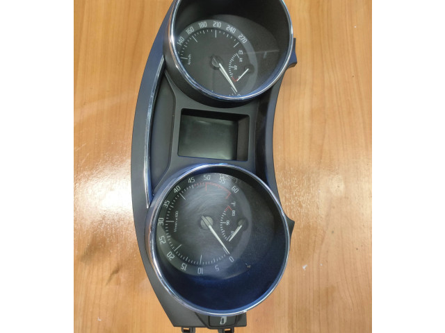 Панель приборов 3T1920841H, 1052501802 Skoda Superb B6 (3T)