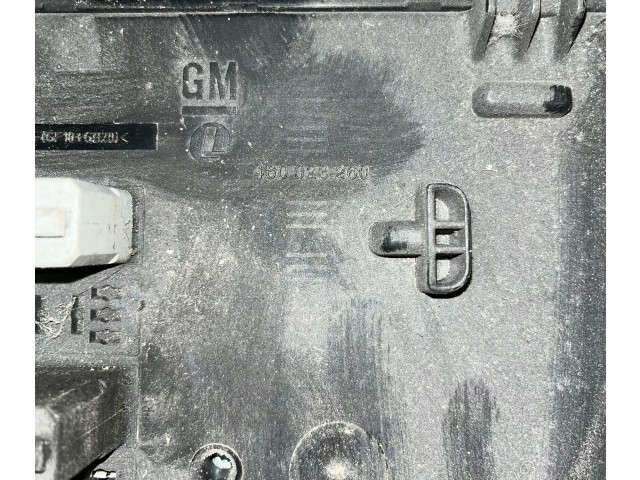 Блок предохранителей 519162002   Opel Vectra C    