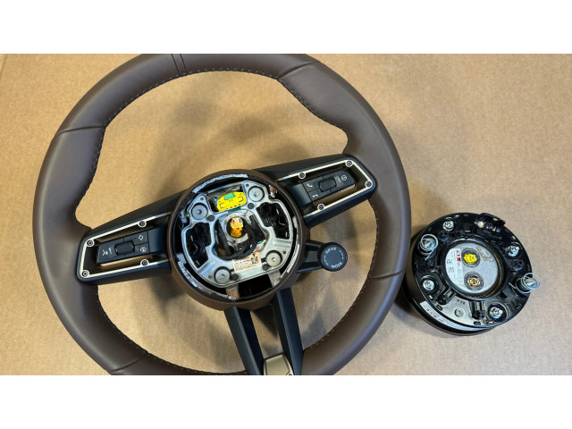 Volant Porsche 911 992 2022