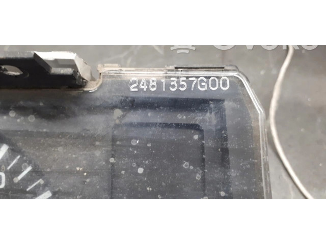 Přístrojová deska Nissan PickUp 2002 2481357g00