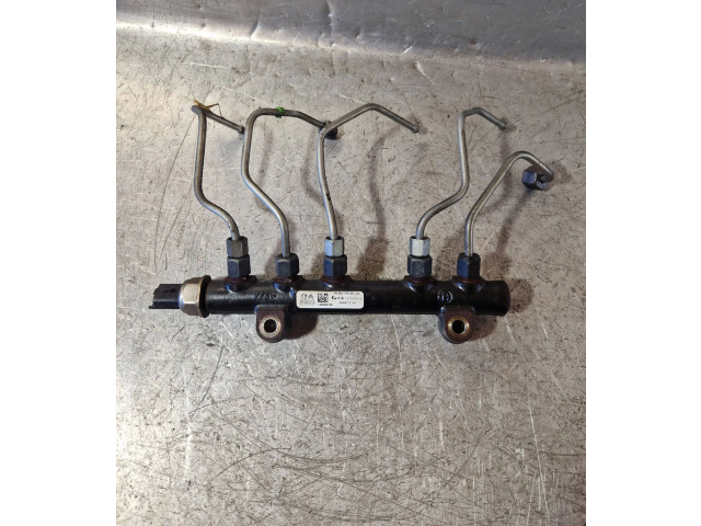 Топливная рампа 9685297580, 140845100 Peugeot 2008 I