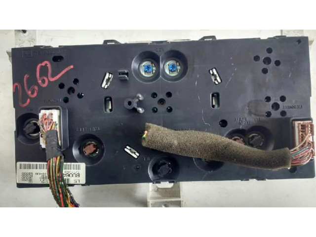 Přístrojová deska Nissan Almera Tino 2000 BU064